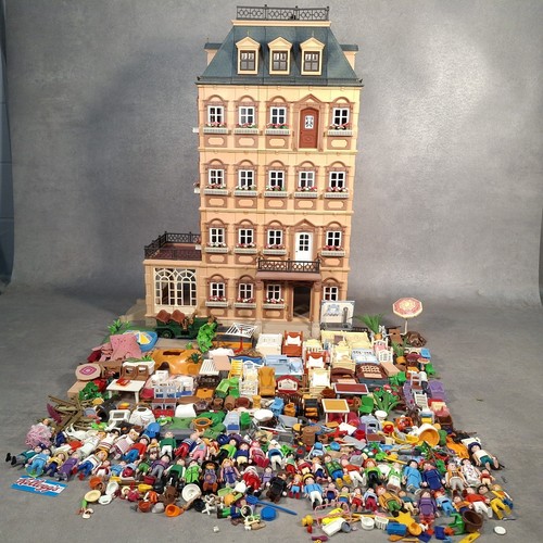 Huge playmobil victorian - huge,