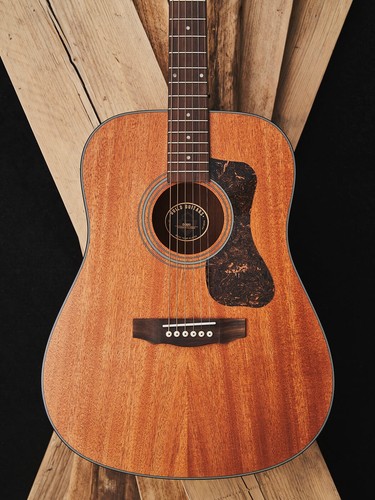 Guild 320 acoustic - d‑320,