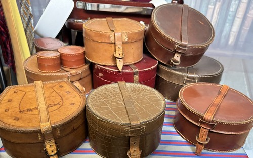 Vintage leather collar box - vintage,