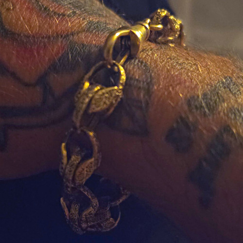 Gold colour chain link - colour,