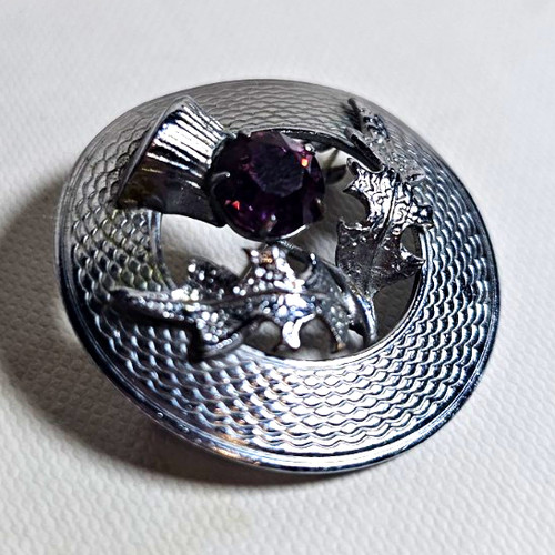 Silver tone metal - round, brooch