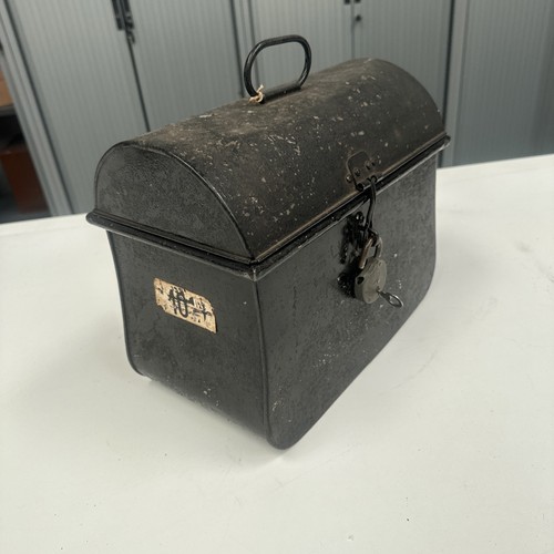 Vintage painted metal travel - painted,