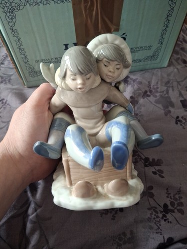 Lladro 5665 couple sleigh - on,