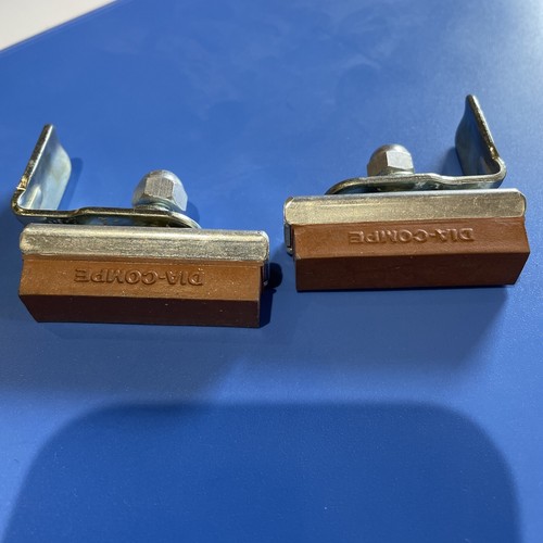 Pair nos 80s salmon dia - nos,