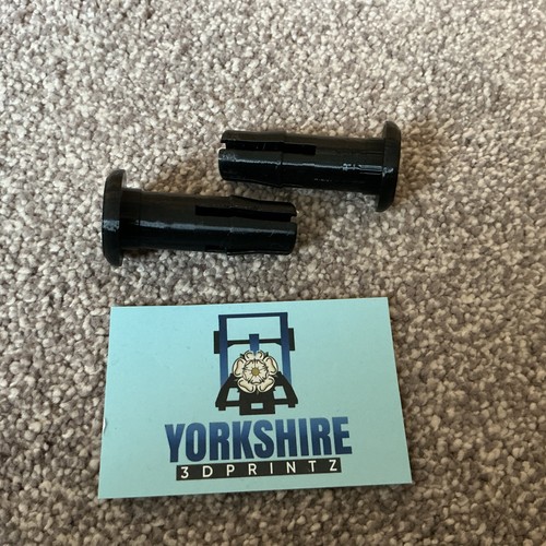 Wheelie bin lid - pins, hinge