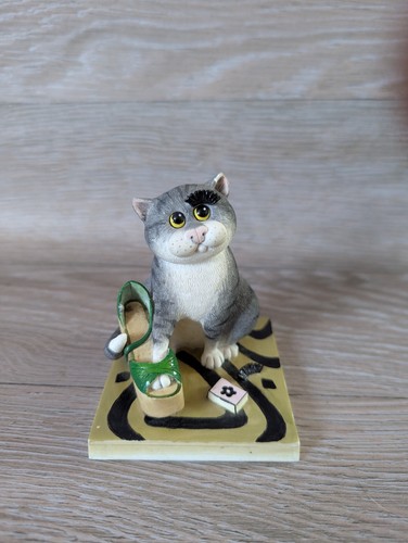 Comic curious cats linda - &,