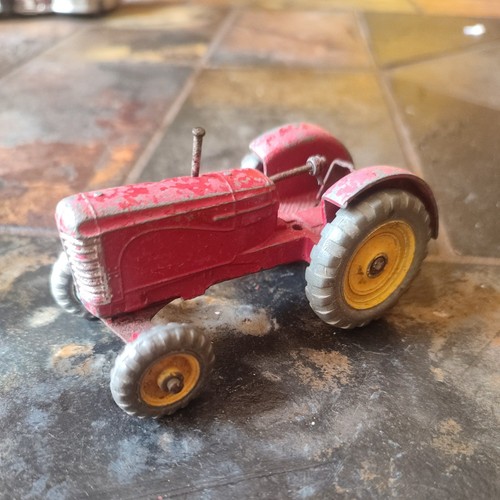 Dinky toys massey harris - dinky,