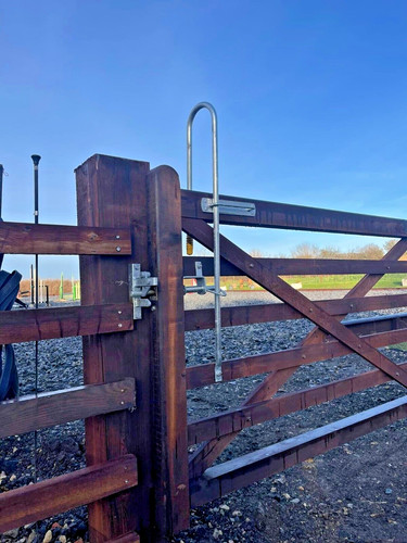 Farm gate latch bow - , handle