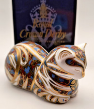 ROYAL CROWN DERBY Contented