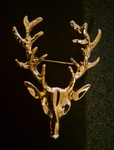 Brooch stag head enamel - head,