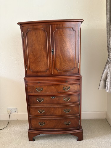 Drinks cabinet reproduction - ,