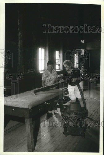 1993 press photo dot - 1993,