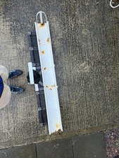 Thule Tow Bar Bike Carrier white