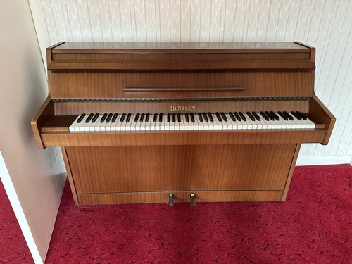 Piano upright low back - piano,