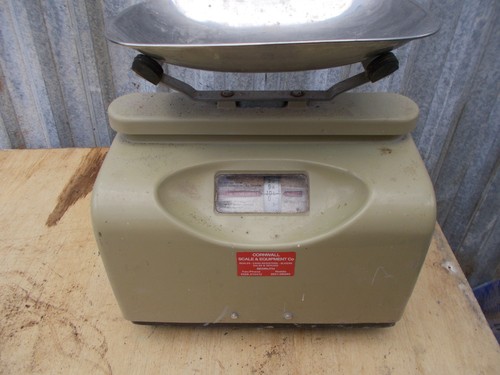 Avery vintage shop scales - scales,