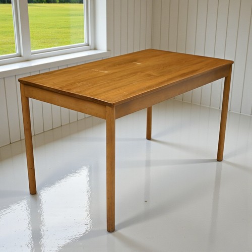 Ercol dining café restaurant - ercol,