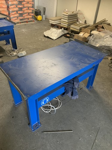 Vibrating table concrete - vibrating,