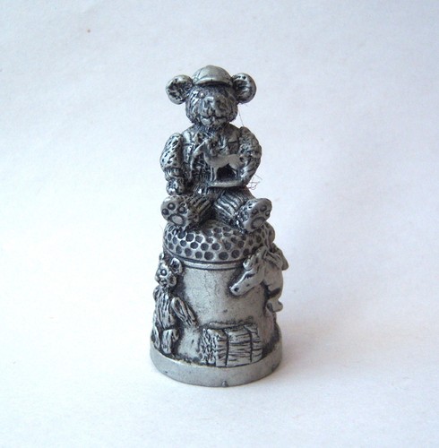 Vintage character bear - , english