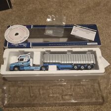 Limited edition corgi cc12805