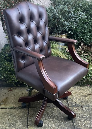 Fine antique style - style, conker