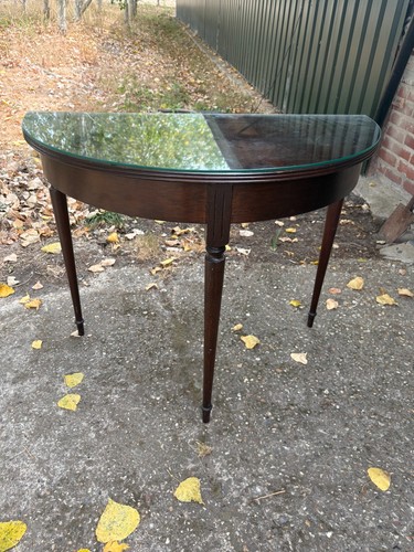 Half moon wooden - half, table