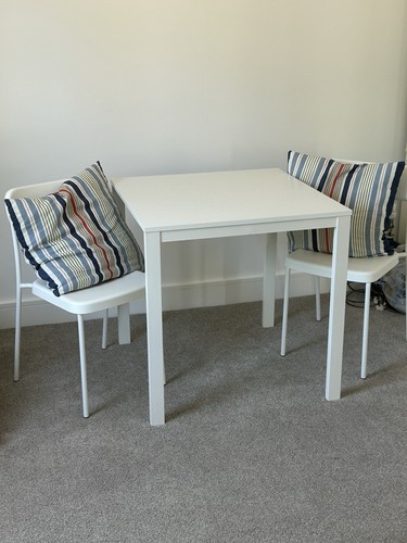 White square table - white,