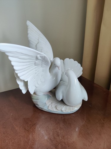 Doves lladro - by, lladro'