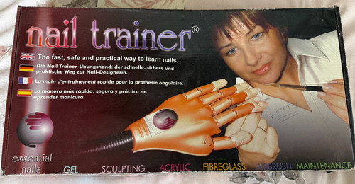 Creative academy essential - academy,