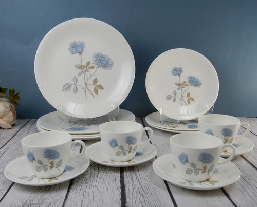 Set pieces wedgwood - of,