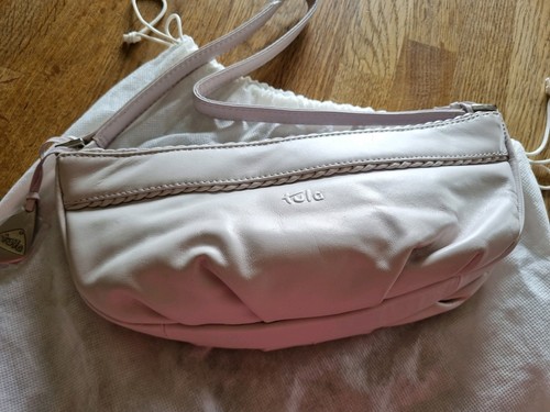 Tula zip bag leather - up,