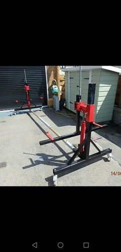 Hydraulic car rollover jig
