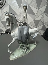 BEAUTIFUL LARGE PORCELAIN