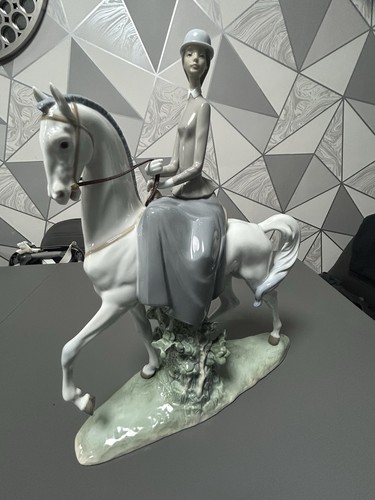 Beautiful large porcelain - large,