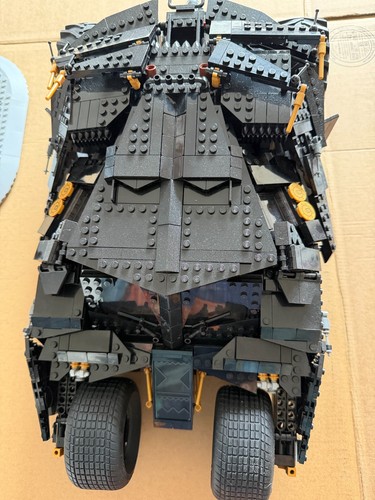Lego batmobile tumbler 76240 - batmobile,