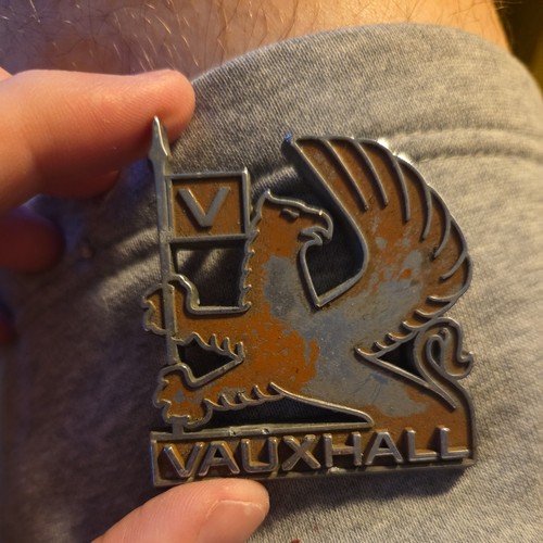 Vauxhall griffin bonnet badge - vauxhall,