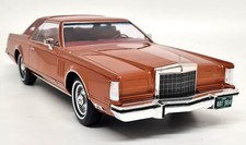 MCG 1/18 - Lincoln Continental