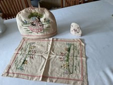 Vintage Linen Embroidered Tea Cosy - Teapot Cover - Tray cloth - Egg Cosy