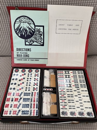 Vtg mah jong game - jong, set