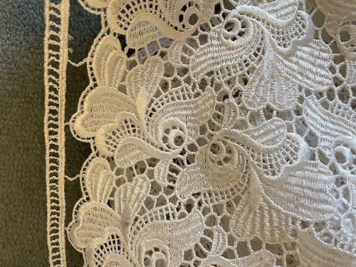 Guipure lace fabric medium - guipure,