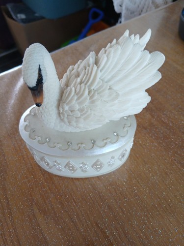 Leonardo collection swan - leonardo,