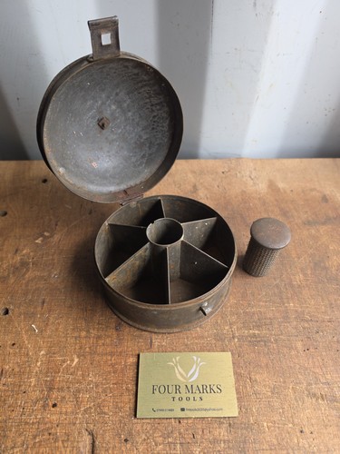 Toleware spice tin with - toleware, nutmeg