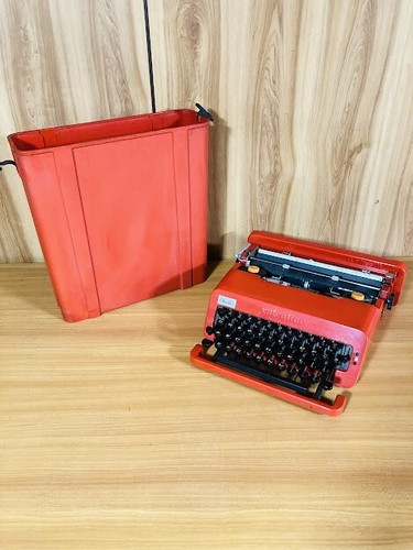 Vintage olivetti valentine - valentine, red
