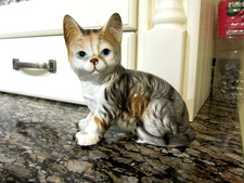 Cute Leonardo Collection Fine Bone China Tabby Cat  Figurine Ornament