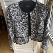 M & S SIZE 18 BLACK & WHITE