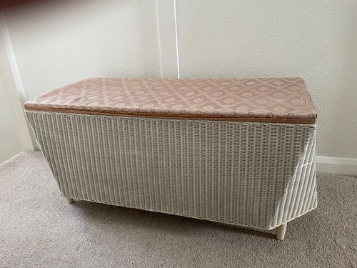 Vintage large lloyd loom lusty - large,