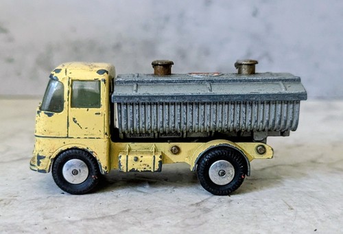 Corgi toys 460 - corgi, neville