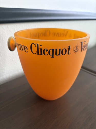 Veuve clicquot french - veuve,