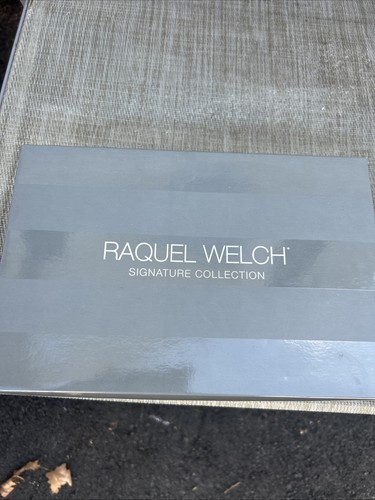 Raquel welch signature - welch,