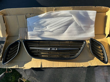 SAAB 9-3 Front Grill Set