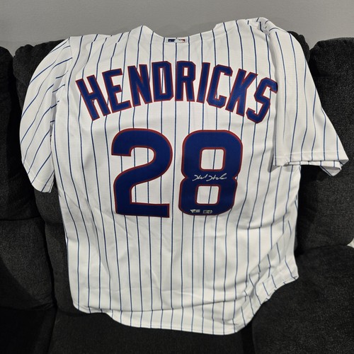 Kyle hendricks autographed - kyle,